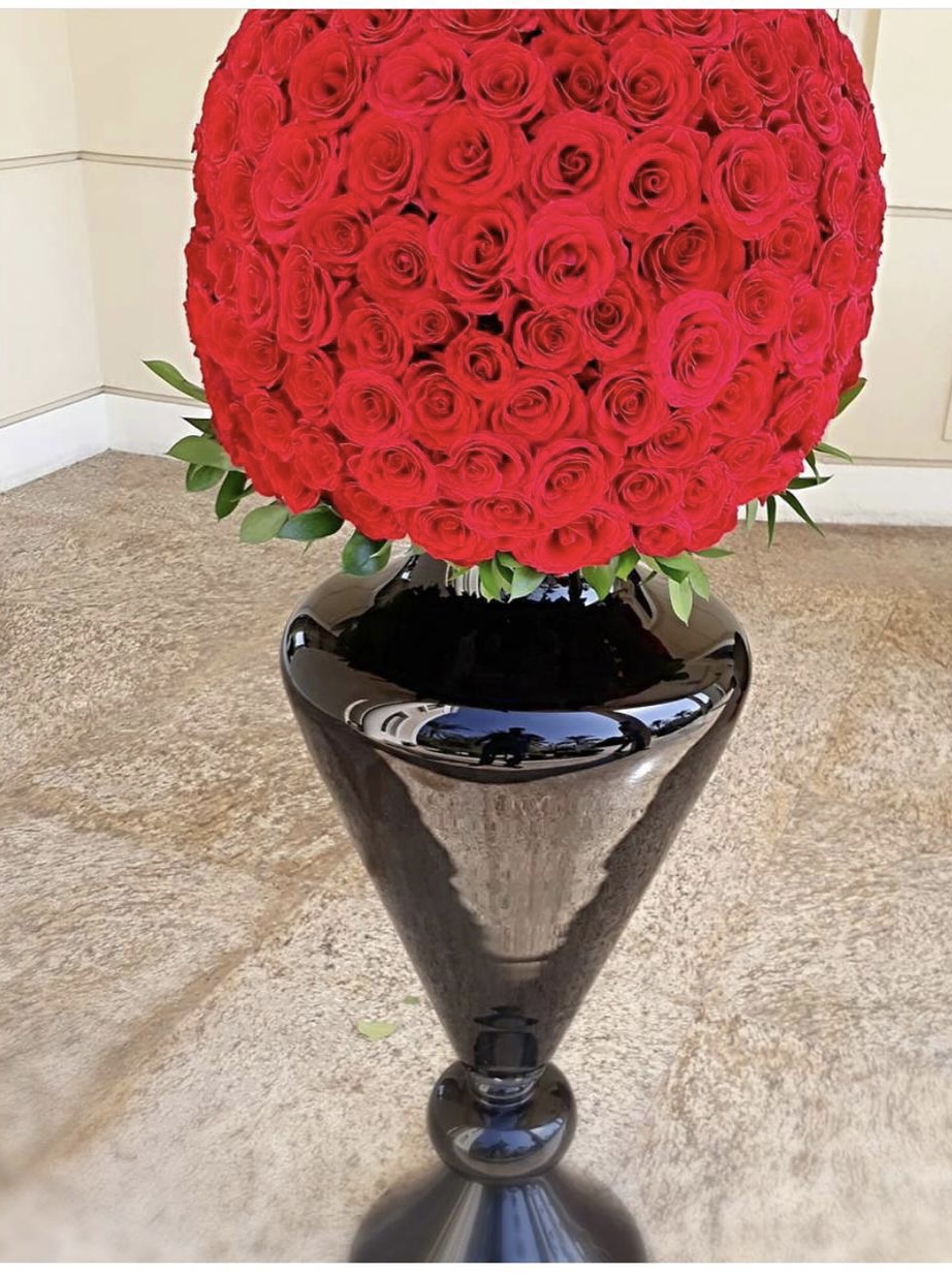 300 pcs std roses with vase 